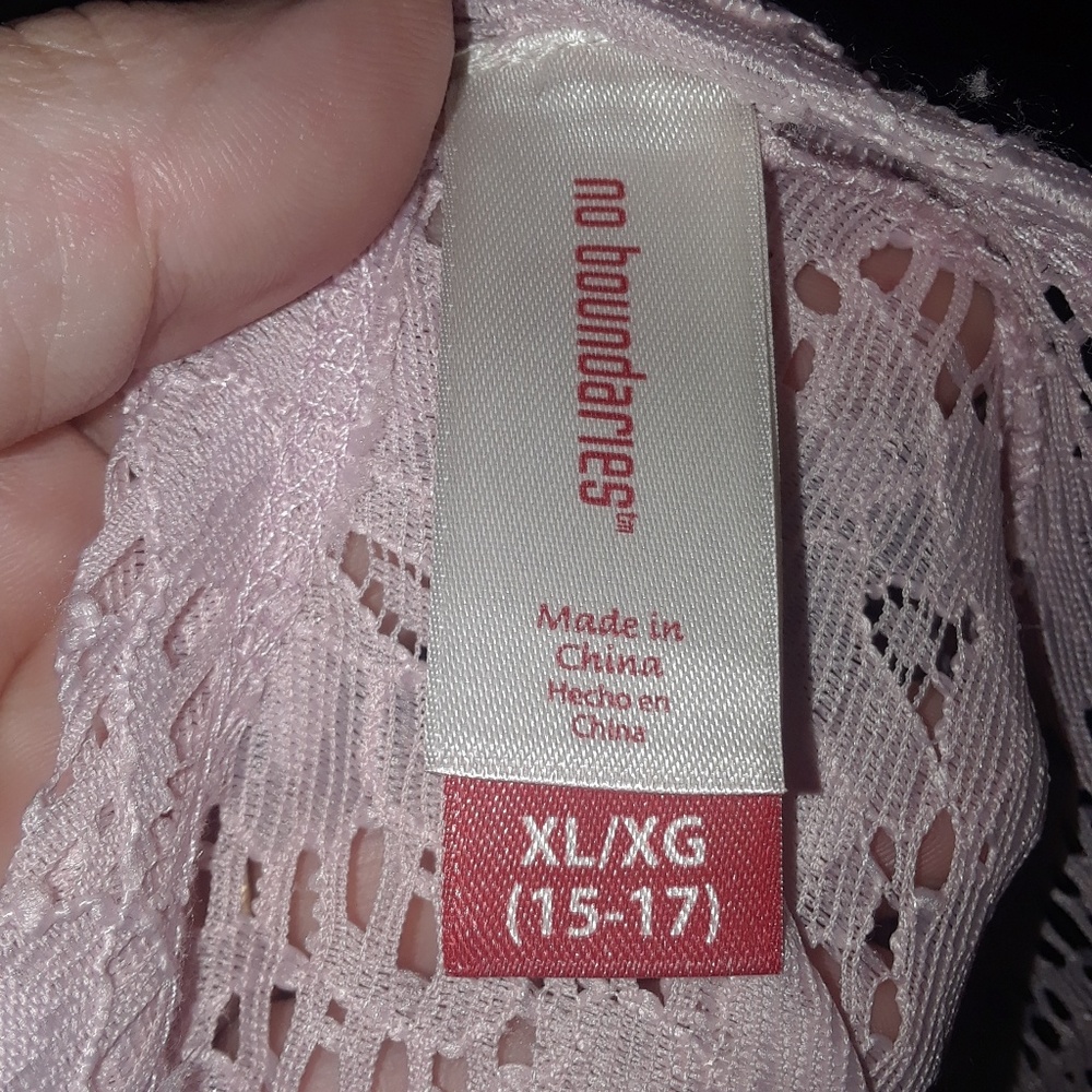 ❤No Boundaries lilac lace peplum top. XL (15/17) - Picture 2 of 4